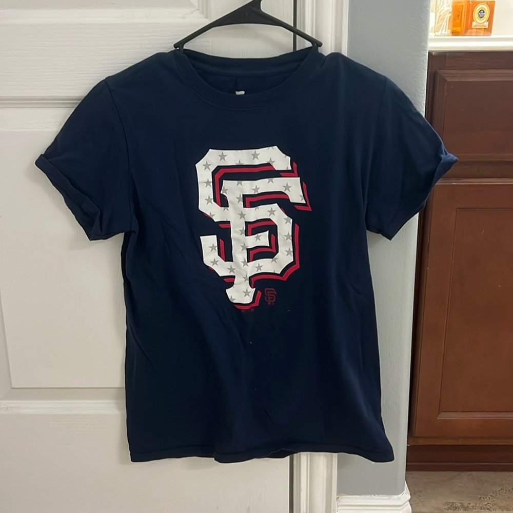 Adult medium SF giants shirt
